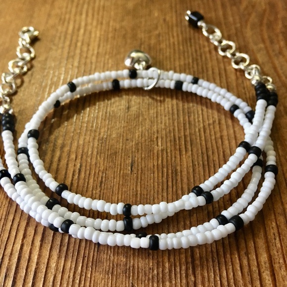Ladies Black and Whited Beaded Necklace,  Handmade Ladies Necklace,  Jew… - Picture 6 of 8